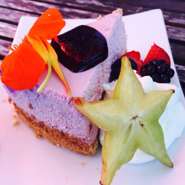 Dessert is so pretty, you'd die for it...