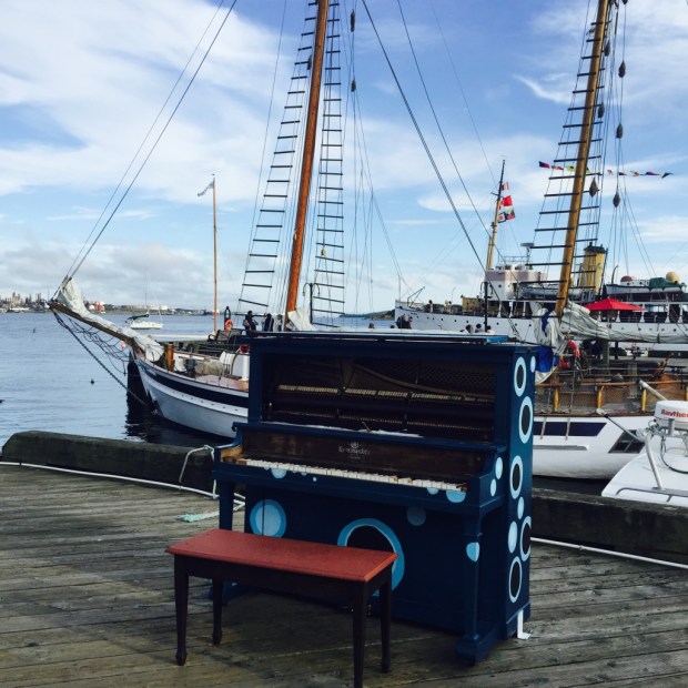 PianoOnWharf